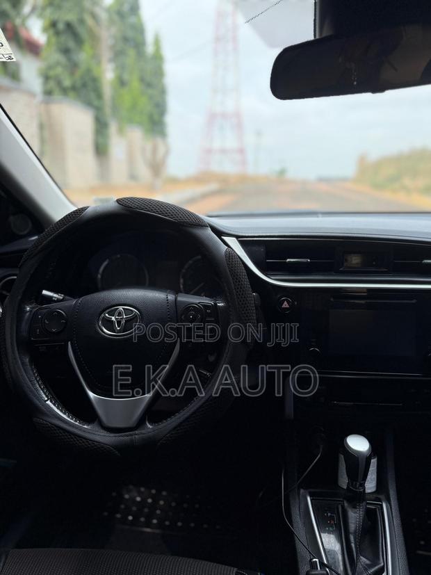 Toyota Corolla 2017 White