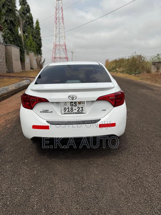 Toyota Corolla 2017 White