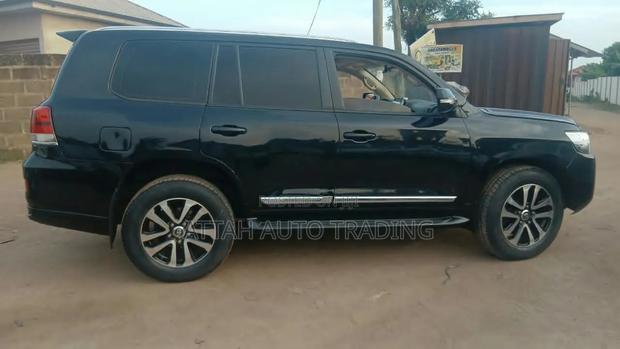 Toyota Land Cruiser 2015 Black