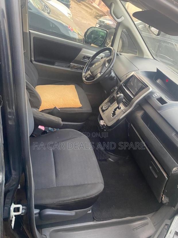 Toyota Voxy X 2WD 8-Seater 2010 Black
