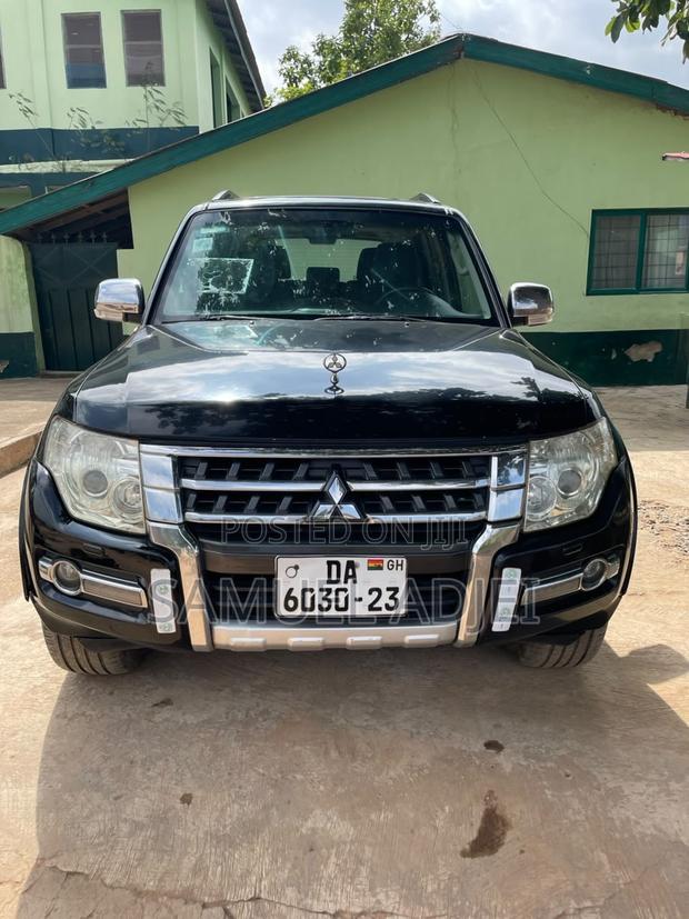 Mitsubishi Pajero 2016 Black