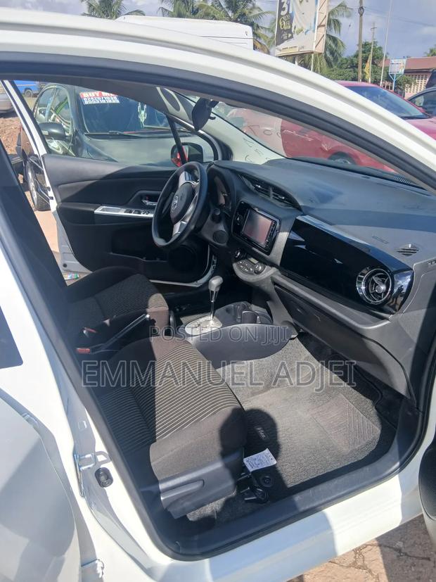 Toyota Vitz 2016 Pearl