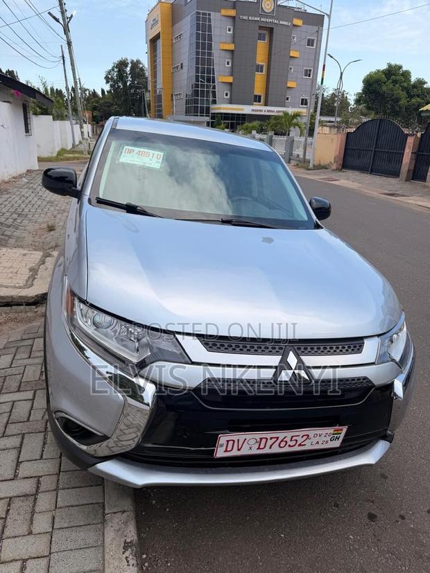 Mitsubishi Outlander 2.4 PHEV AWD 2016 Silver