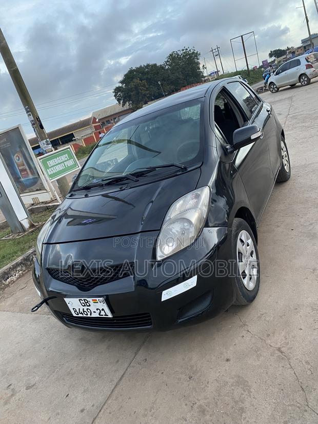 Toyota Vitz 1.3 AWD 5dr 2010 Black