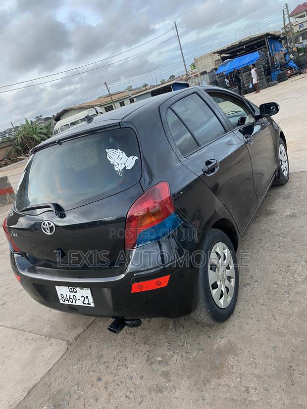 Toyota Vitz 1.3 AWD 5dr 2010 Black
