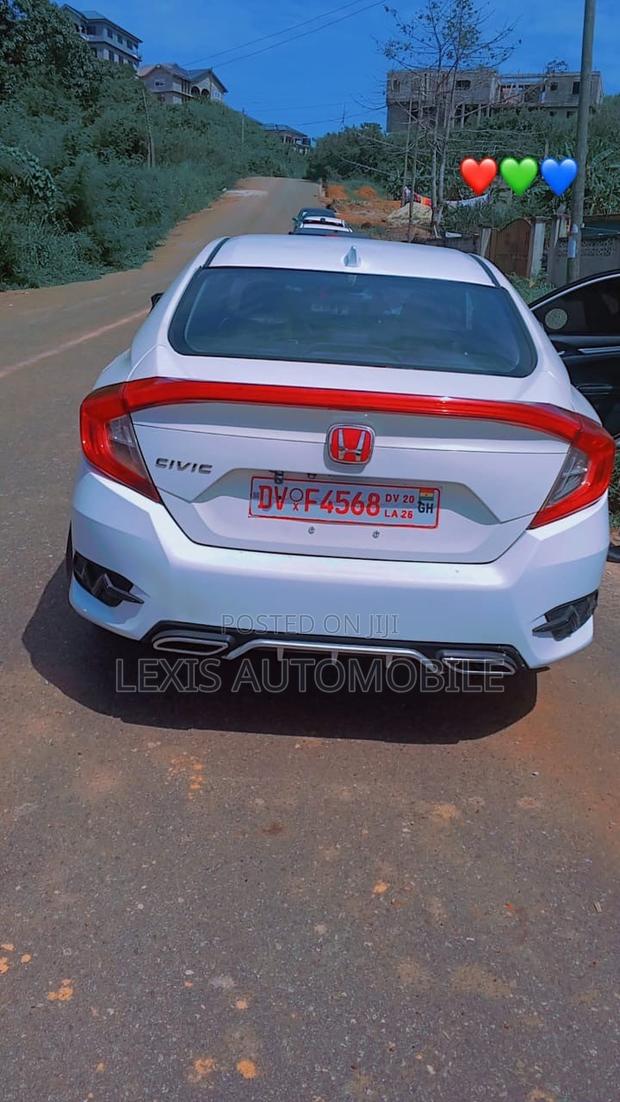 Honda Civic Touring Sedan 2018 White