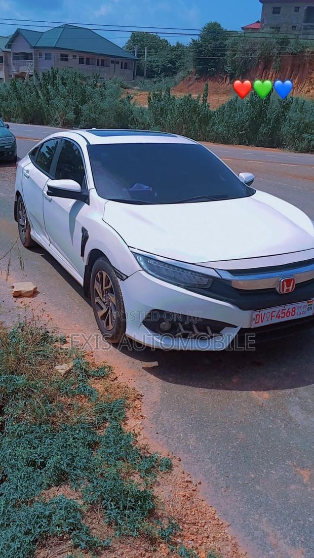 Honda Civic Touring Sedan 2018 White