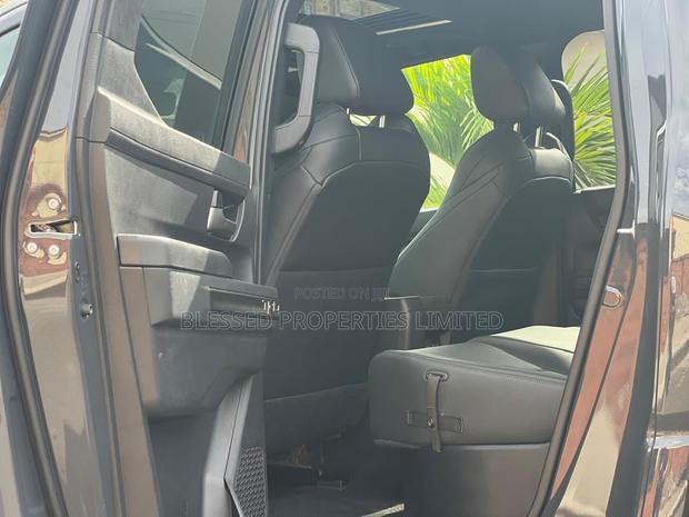 Toyota Tacoma Limited Double Cab 4WD 5.0 ft. SB 2025 Gray