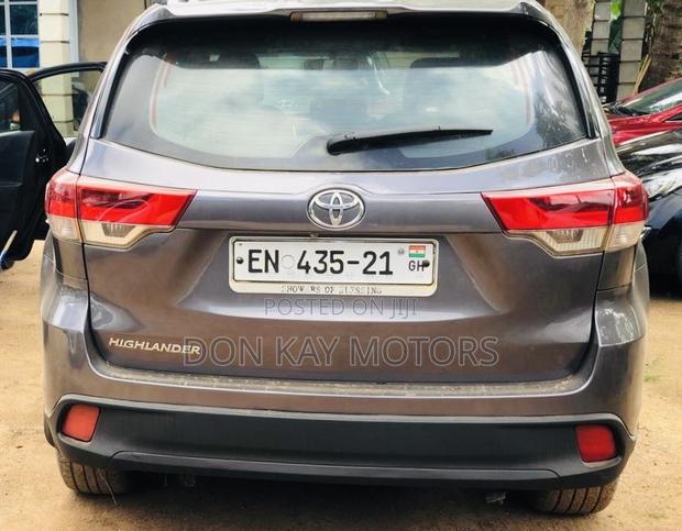 Toyota Highlander LE 4x2 (2.7L 4cyl 6A) 2016 Gray