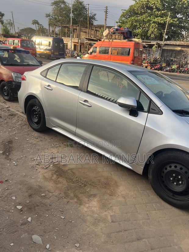 Toyota Corolla L 2020 Silver