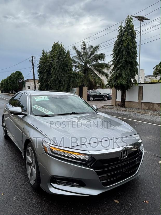 Honda Accord Touring 2.0T 2018 Silver