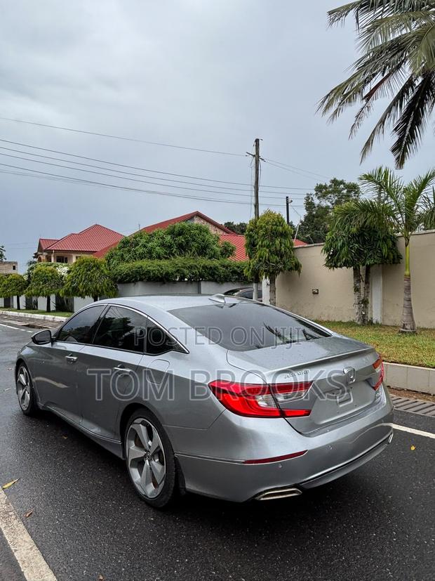 Honda Accord Touring 2.0T 2018 Silver