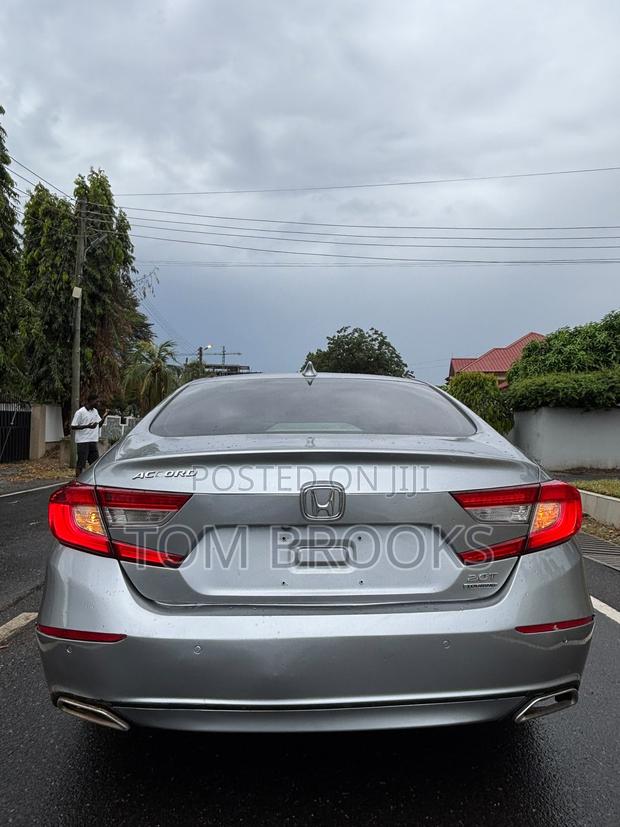 Honda Accord Touring 2.0T 2018 Silver