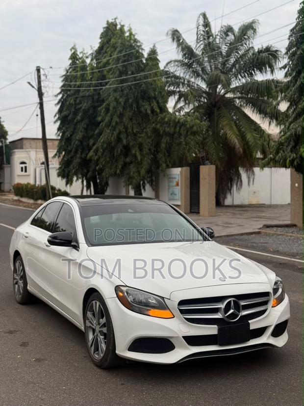 Mercedes-Benz C300 Luxury 4matic Sedan AWD (2.0L 4cyl 7A) 2017 White