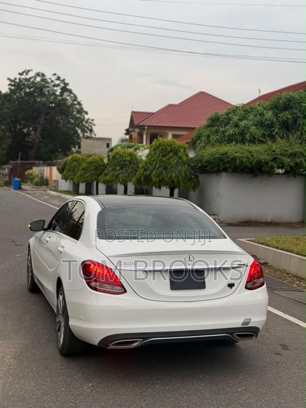 Mercedes-Benz C300 Luxury 4matic Sedan AWD (2.0L 4cyl 7A) 2017 White