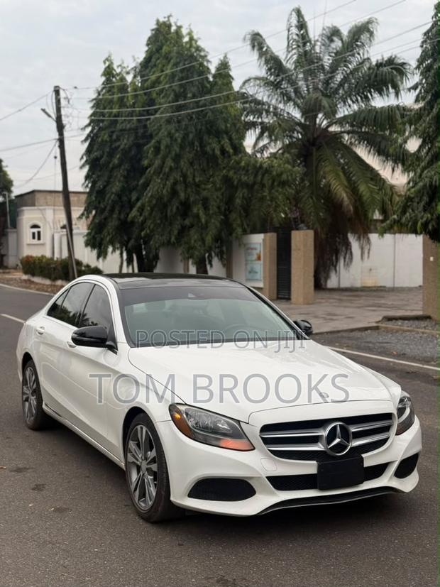 Mercedes-Benz C300 Luxury 4matic Sedan AWD (2.0L 4cyl 7A) 2017 White