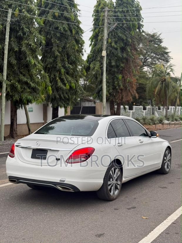 Mercedes-Benz C300 Luxury 4matic Sedan AWD (2.0L 4cyl 7A) 2017 White