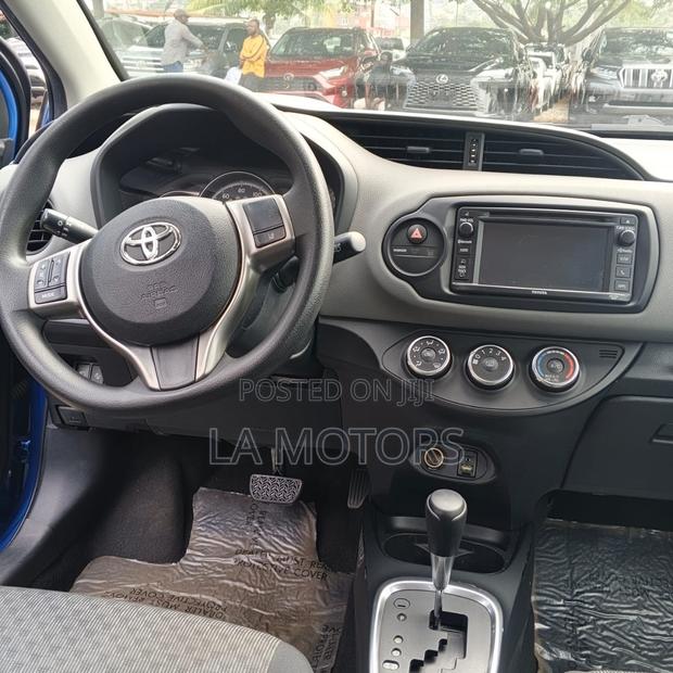 Toyota Yaris 2017 Blue