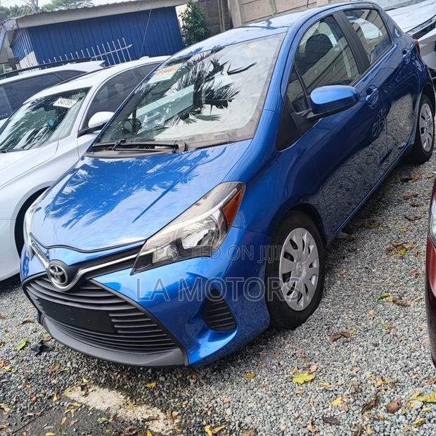 Toyota Yaris 2017 Blue