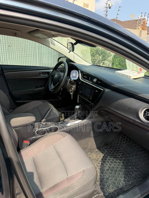 Toyota Corolla LE 4dr Sedan (1.8L 4cyl CVT) 2017 Black