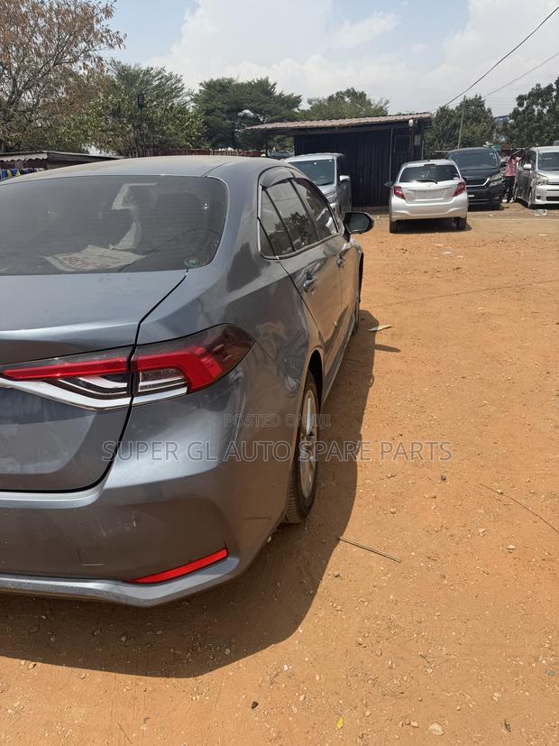 Toyota Corolla LE 2021 Gray
