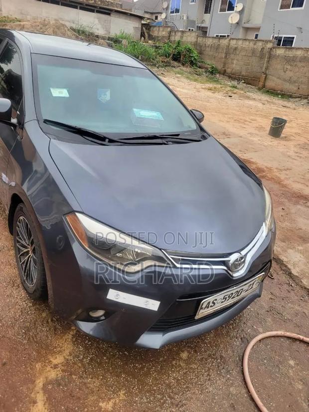 Toyota Corolla LE 4dr Sedan (1.8L 4cyl CVT) 2016 Gray