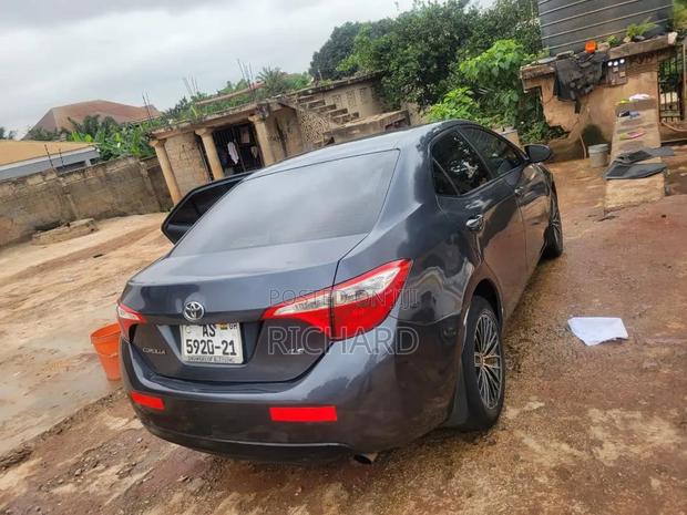 Toyota Corolla LE 4dr Sedan (1.8L 4cyl CVT) 2016 Gray