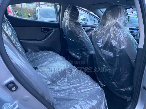Hyundai Elantra GLS Sedan FWD (1.8L 4cyl 6A) 2013 Gray