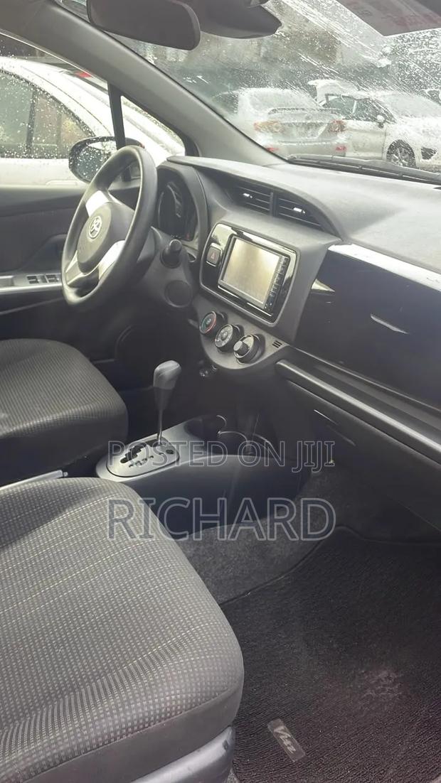 Toyota Vitz 1.3 FWD 5dr 2016 Orange