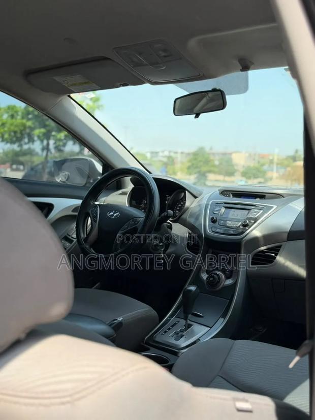 Hyundai Elantra 2013 White