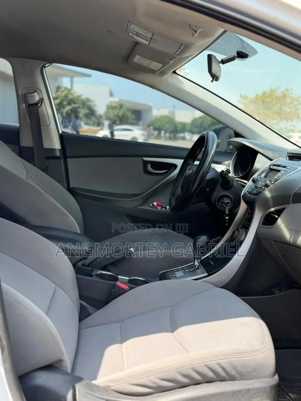 Hyundai Elantra 2013 White