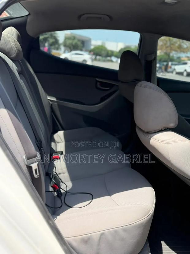 Hyundai Elantra 2013 White