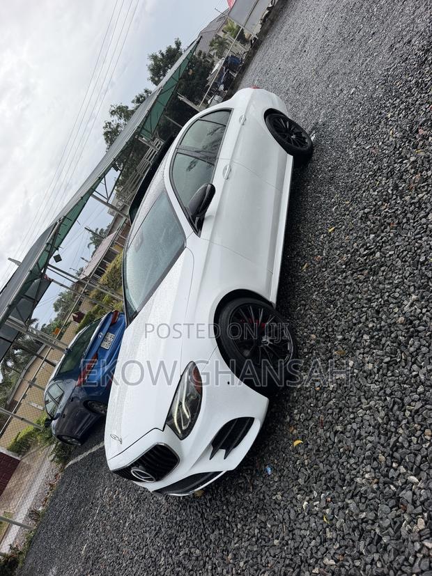 Mercedes-Benz E300 2018 White