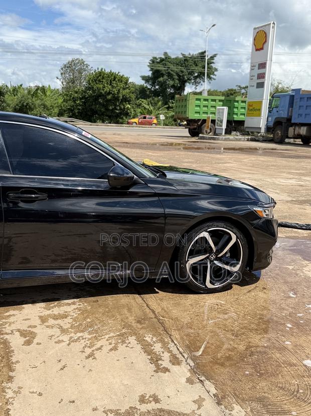 Honda Accord Sport (2.0L 4cyl Turbo 6M) 2019 Black