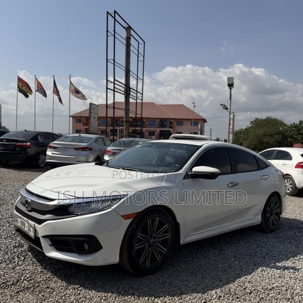 Honda Civic Touring 4dr Sedan (1.5L 4cyl) 2017 White