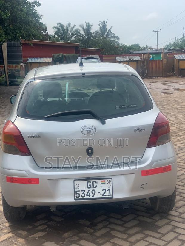 Toyota Vitz 2010 Gray