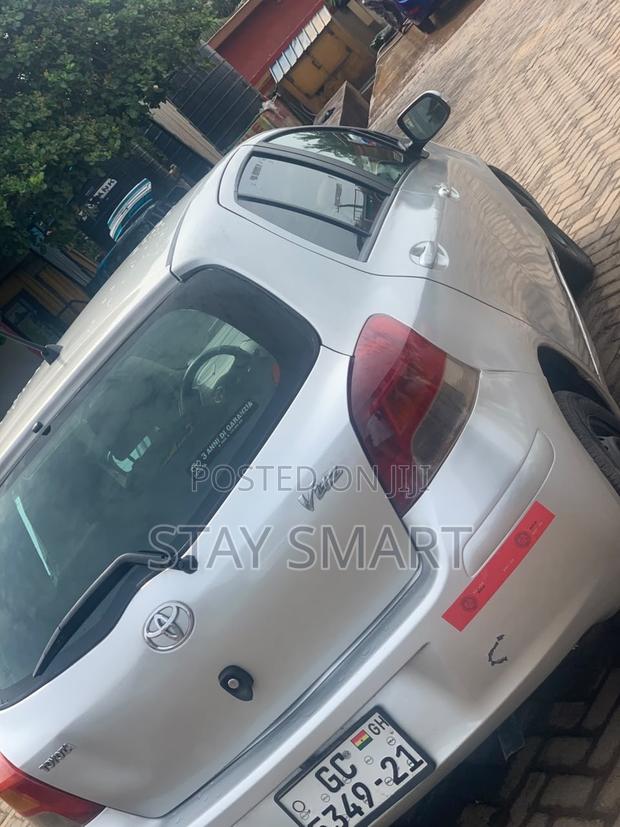 Toyota Vitz 2010 Gray