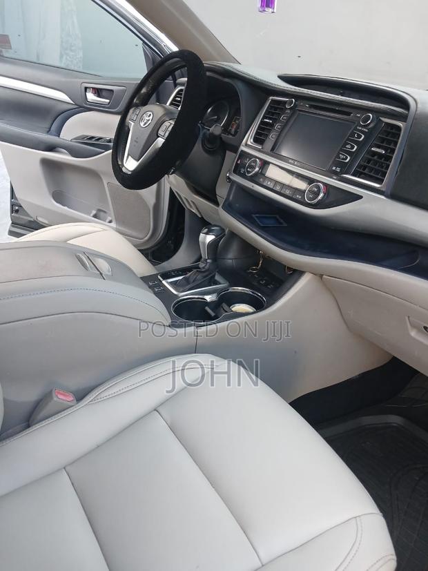 Toyota Highlander XLE 2019 Black