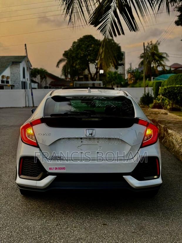 Honda Civic EX Hatchback 2019 White