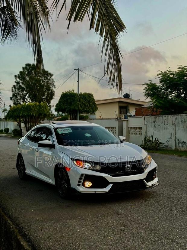 Honda Civic EX Hatchback 2019 White