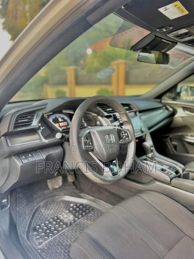 Honda Civic EX Hatchback 2019 White