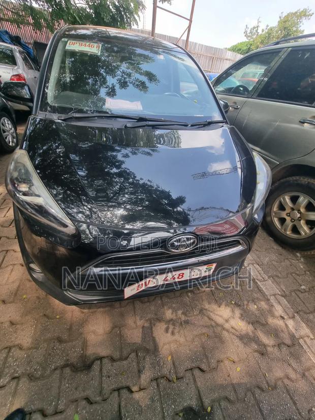 Toyota Sienta 1.5 FWD (6-seater) 2015 Matt Black