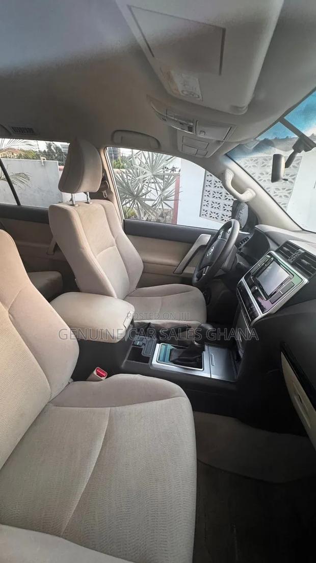Toyota Land Cruiser Prado 2.7 2023 White