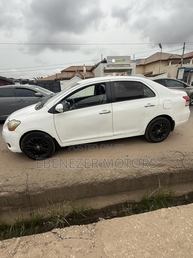 Toyota Yaris 2008 White