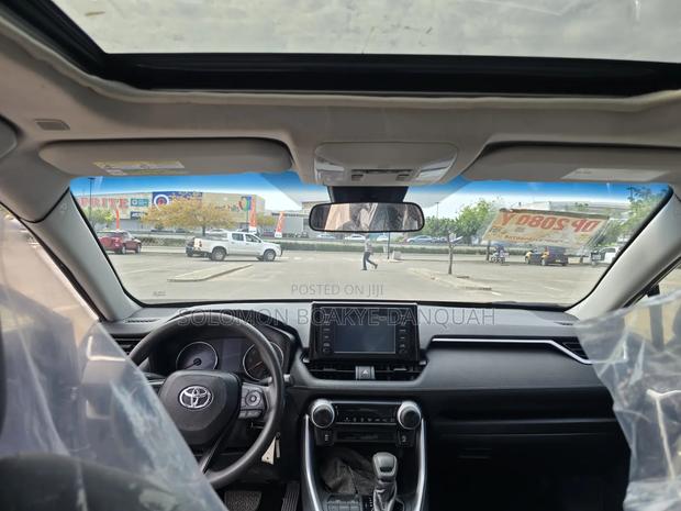 Toyota RAV4 XLE AWD 2020 Silver
