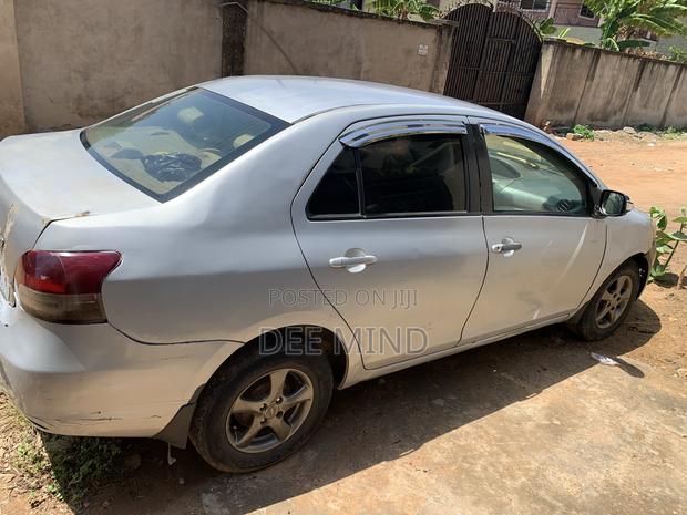 Toyota Belta 2009 Gray