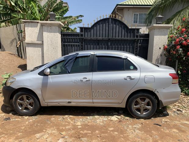 Toyota Belta 2009 Gray