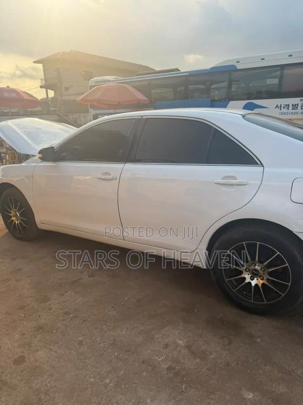 Toyota Camry LE 4dr Sedan (2.5L 4cyl 6AM) 2010 White