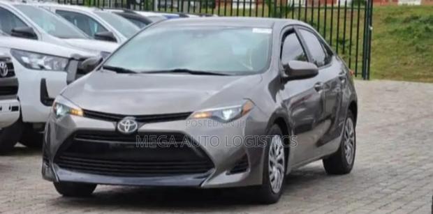 Toyota Corolla LE 4dr Sedan (1.8L 4cyl CVT) 2017 Brown