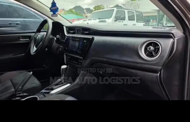 Toyota Corolla LE 4dr Sedan (1.8L 4cyl CVT) 2017 Brown